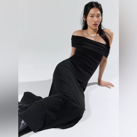 Silence + Noise| ‘Jayde’ Off The Shoulder Maxi Dress - Picture 5 of 10